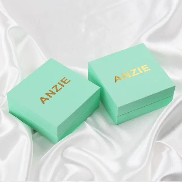 custom jewelry boxes with logo