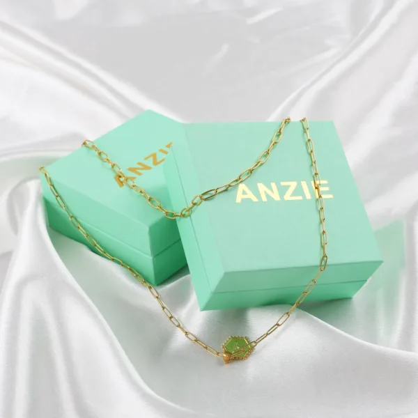 custom jewelry boxes with logo