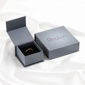 small cardboard jewelry boxes