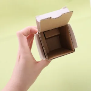 How to package glass beauty bottles safely in paper